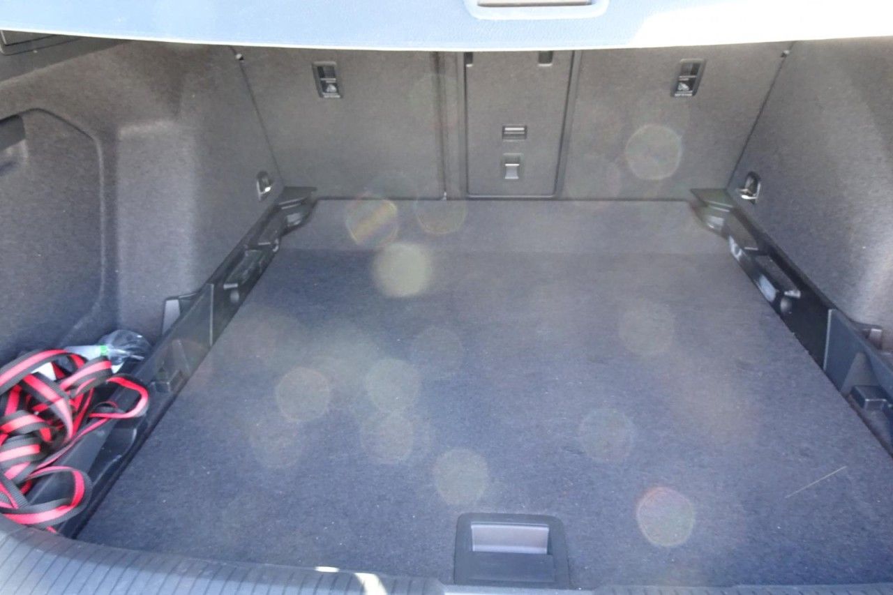 Fahrzeugabbildung Volkswagen Golf Var. STYLE 1.5l eTSI 96kW DSG LED Navi