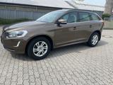 Volvo XC 60 XC60 Momentum 2WD**Automatik** - Volvo: X60