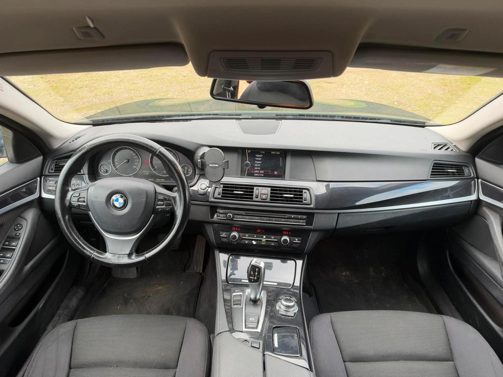 BMW 520 2011 — photo 10