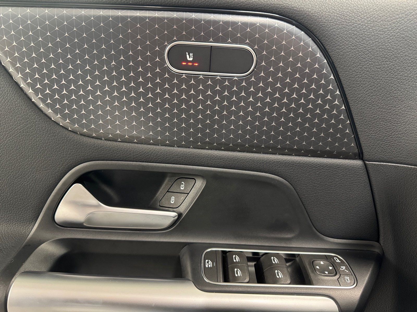 Fahrzeugabbildung Mercedes-Benz B 200 Progressive*LED*Kamera*Easy-Pack*SHZ*MBUX*