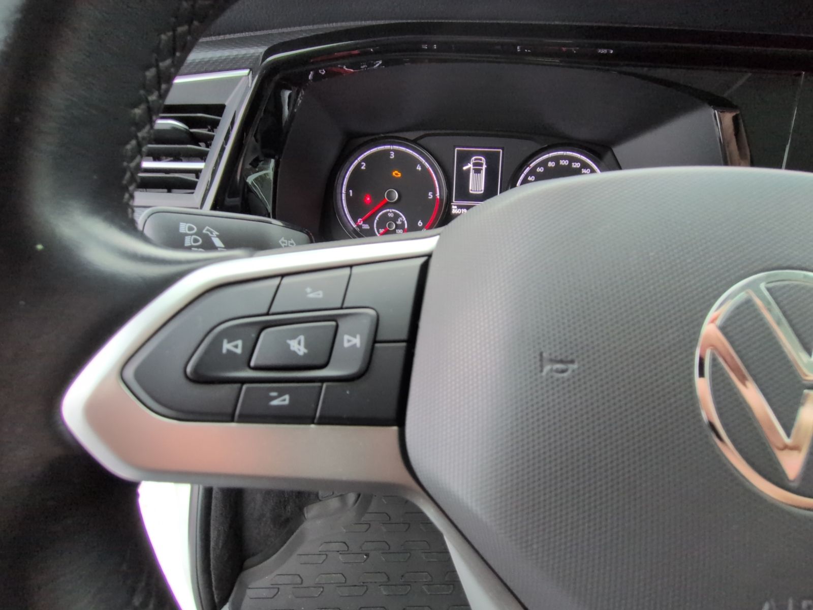 T6.1 Multivan 2.0 TDI DSG KAMERA+STHZ+LED+APP