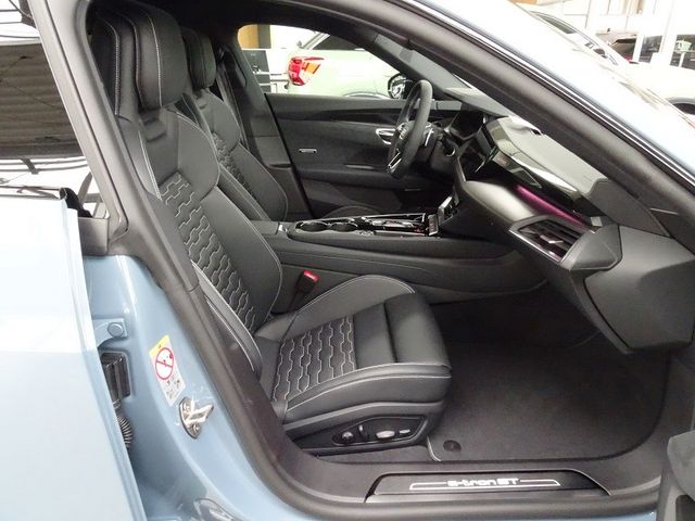 e-tron GT 350 quattro / Audi exclusive