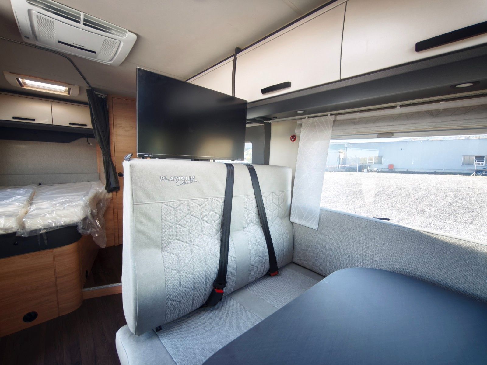 Fahrzeugabbildung Knaus L!VE TI 650 MF Platinum Select*Automatik*MJ2027