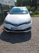 Toyota Auris Touring Sports Touring Sports 1,6-l-D-... - weiße Toyota Auris Touring Sports