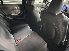 Fahrzeugabbildung BMW M 135i xDrive -- AHK/ DrivingProf/ HeadUp/ HiFi