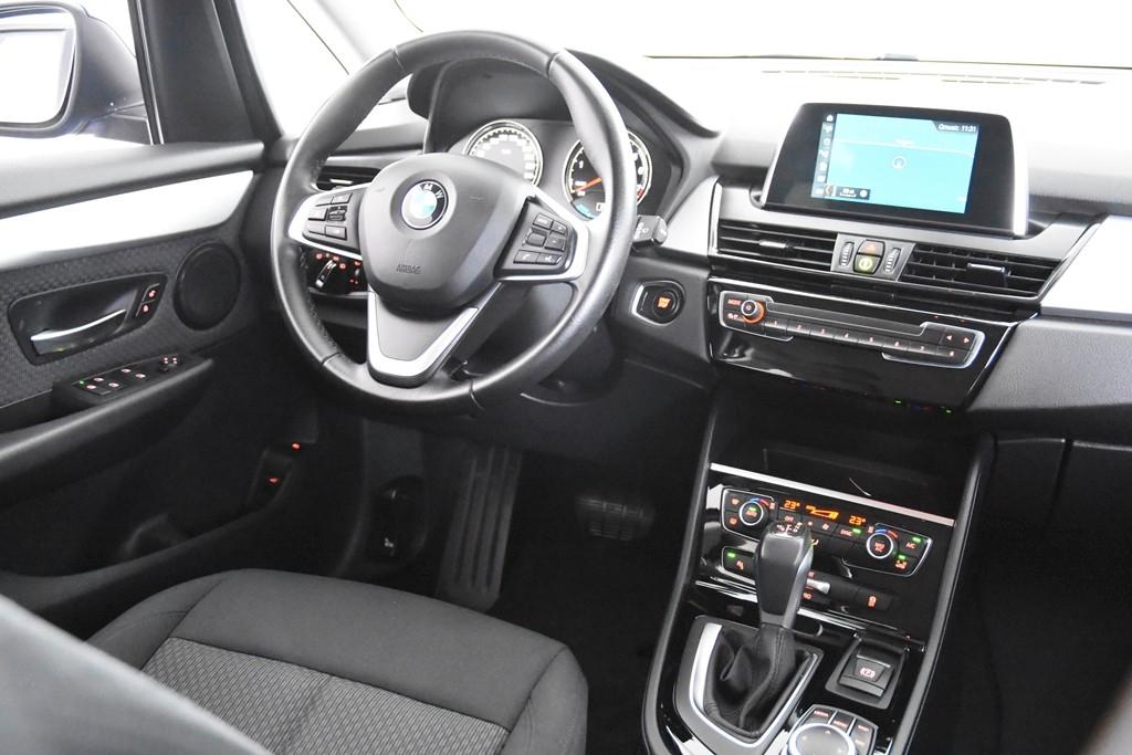BMW 225