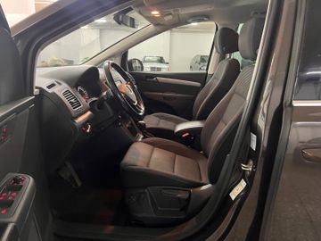 Volkswagen Sharan - 11