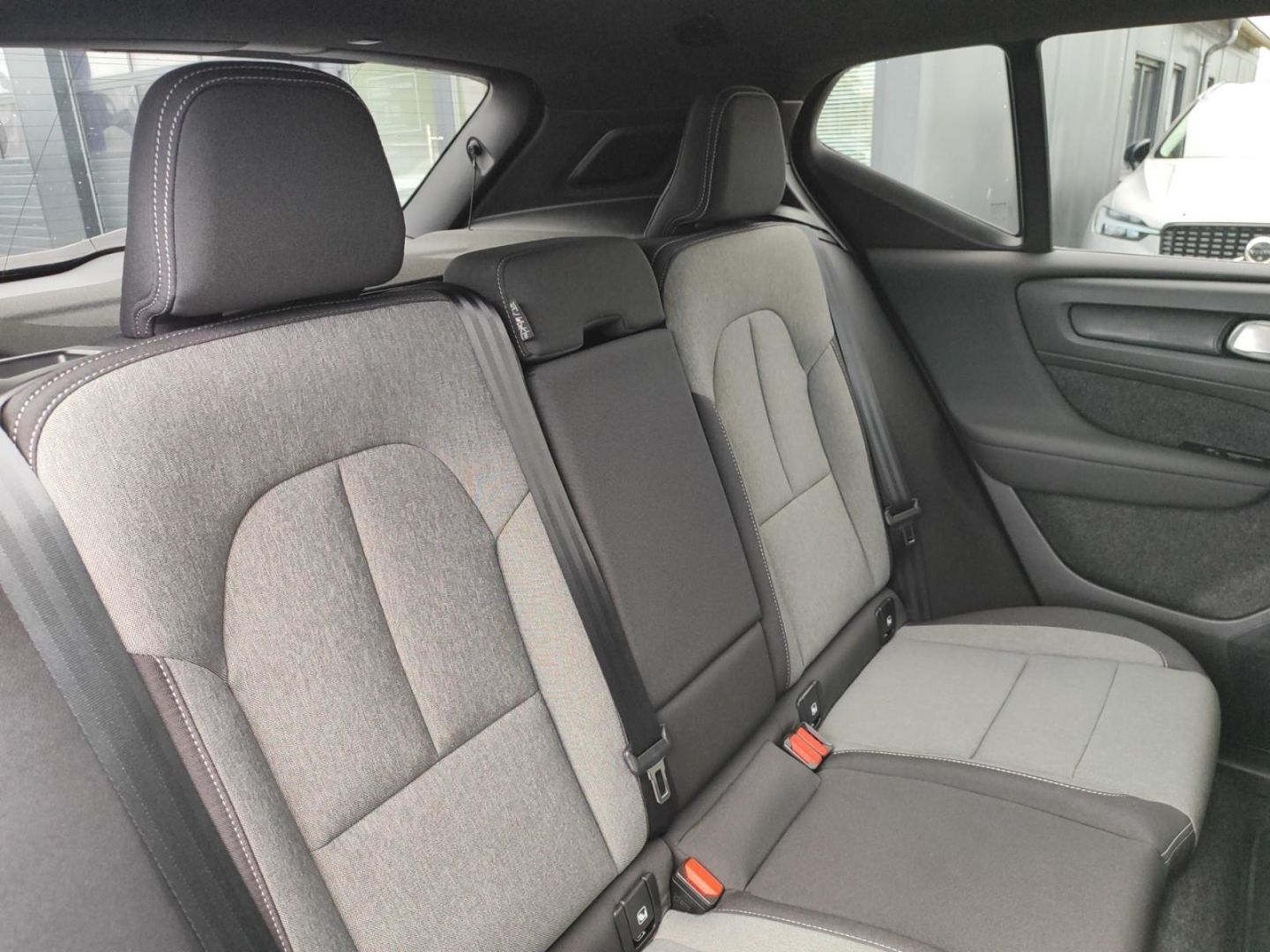 Volvo XC40 B3 Plus Black Edition 2WD StandHZG Digitale foto 25