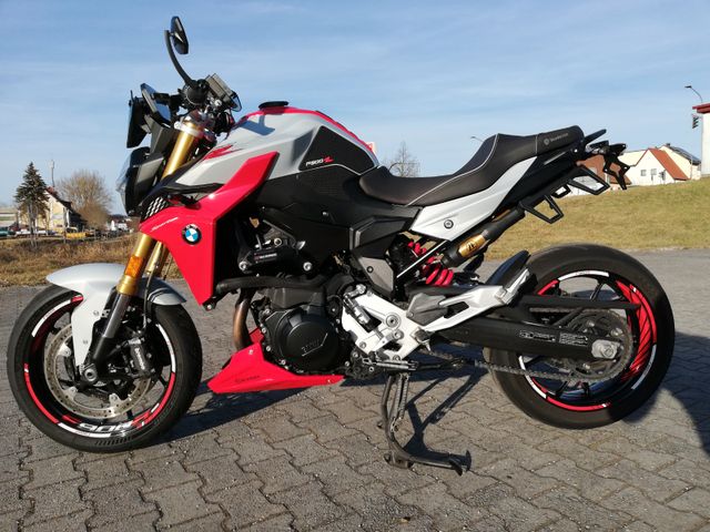 BMW F900R "Bestzustand, Scheckheft, mega Zubehör"