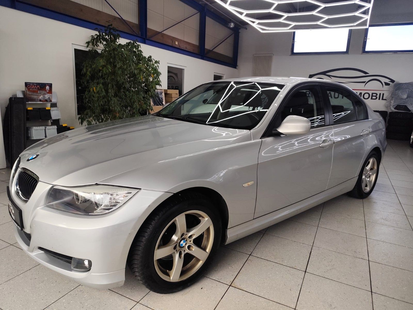 BMW 3-er 318 ALU, 2-ZONEN KLIMA, INSP NEU, 8-FACH