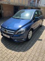 Mercedes-Benz B 200 -