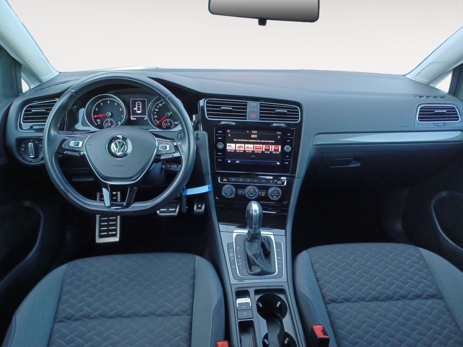 Fahrzeugabbildung Volkswagen Golf 1.0 TSI DSG Join ACC, Navi, Shzg, Climatr.