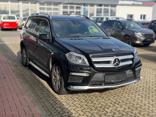 MERCEDES-BENZ GL 350 BlueTec 4Matic AMG/7-Sitzer/Panorama