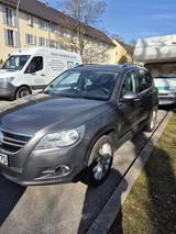 Volkswagen Tiguan Reifen sind Allwetter neu - Volkswagen Tiguan mit Benzin-Antrieb: Limousine, Automatik