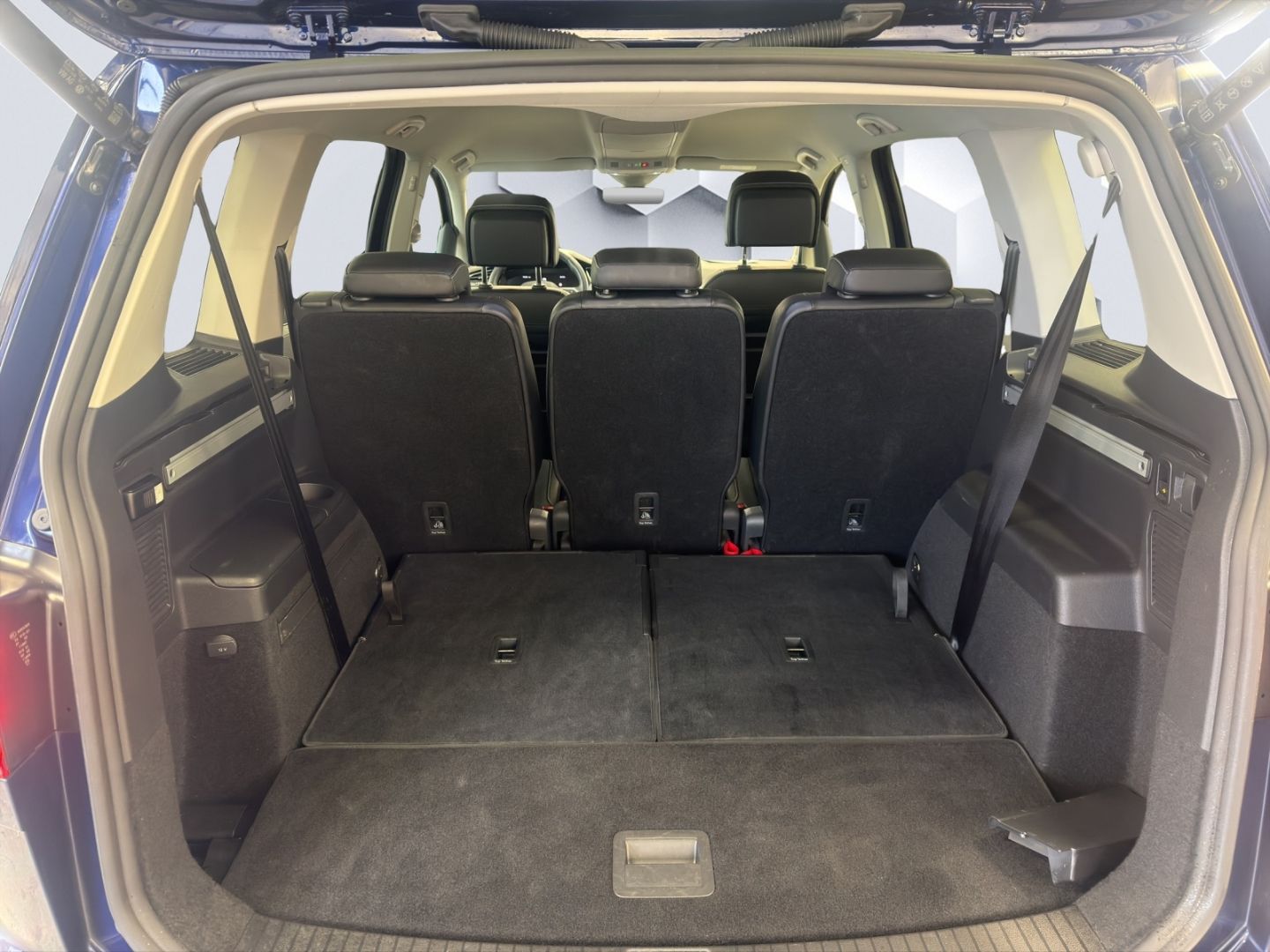 Touran Comfortline 2.0TDI 110kW DSG AHZV LED GJR