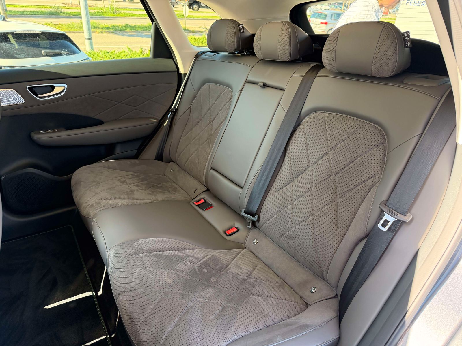 MG S6 EV