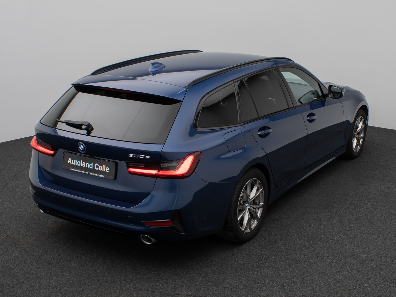 Fahrzeugabbildung BMW 330e Sport Line Kamera Laser HUD DAB Komfort