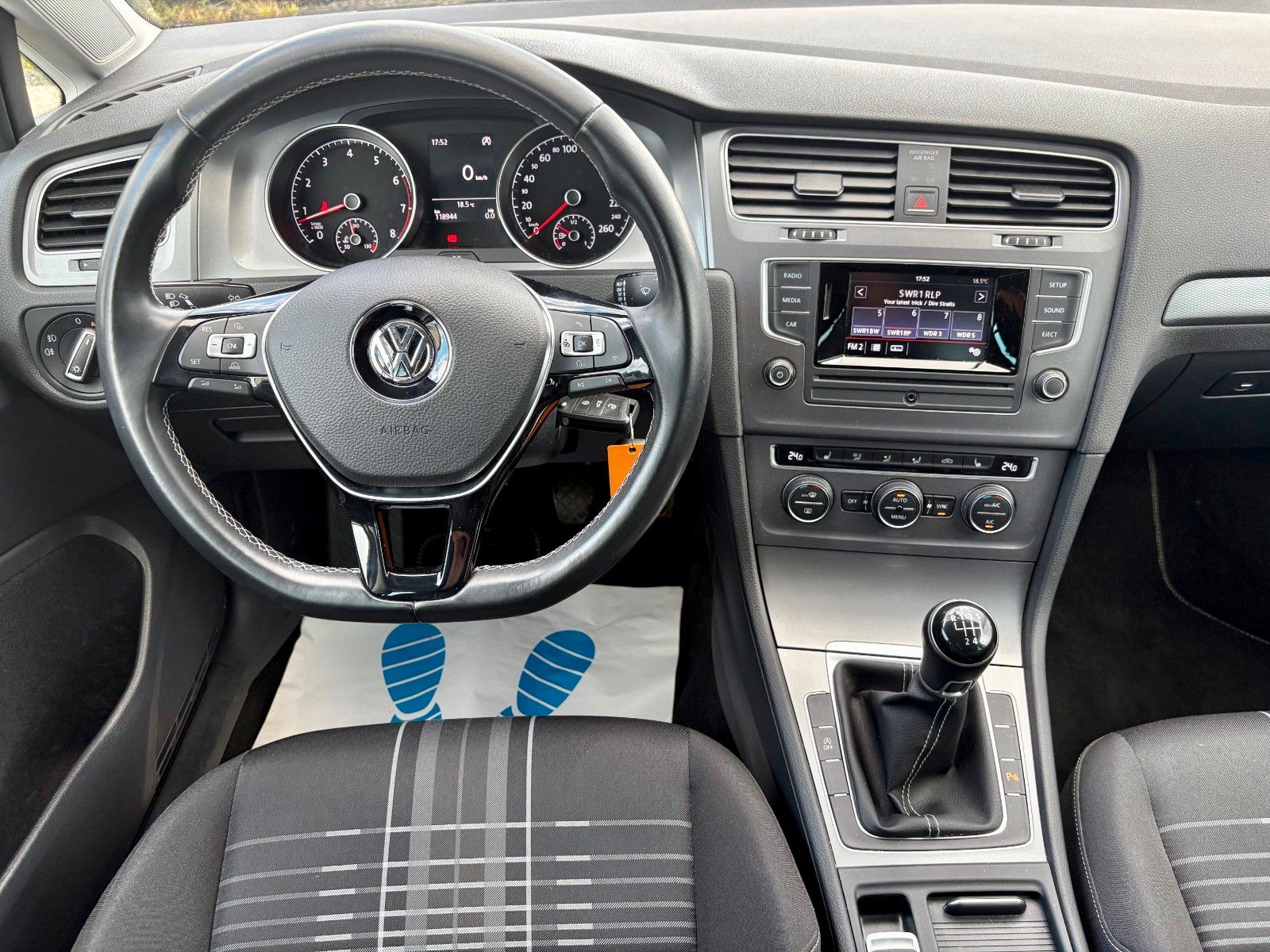 Fahrzeugabbildung Volkswagen Golf VII 1.2 TSI Variant Lounge 1.HAND SCHECKHEF