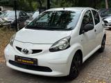 Toyota AYGO CarPlay Kamera 2.Hnd *Kupplung+TÜV+Service* - Toyota in Berlin: Aygo