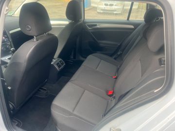 Volkswagen Golf - 9
