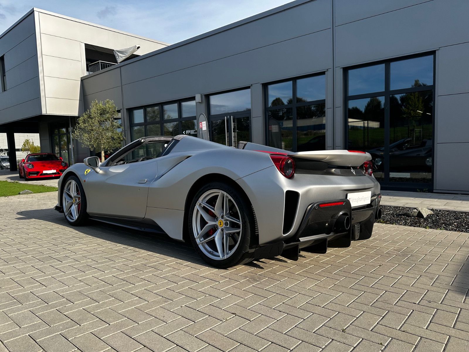 Fahrzeugabbildung Ferrari 488 Pista Spider, Lift, JBL, Kamera, Carbon