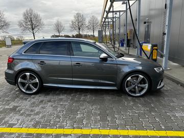 2017 AUDI RS3 照片 2