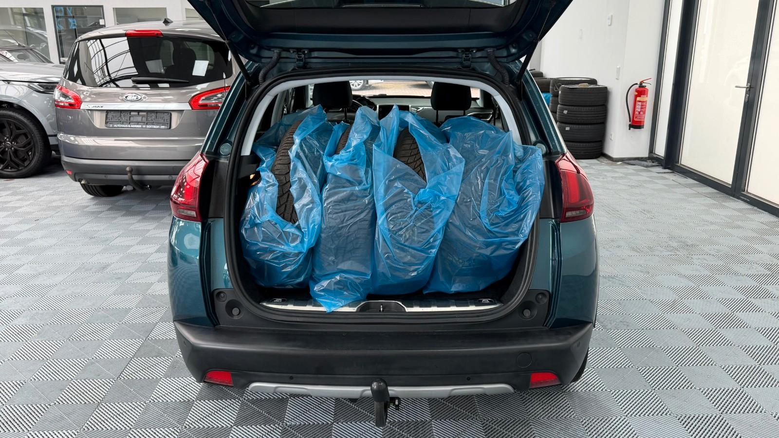 Peugeot 2008 Allure mega Ausstattung & gepflegt