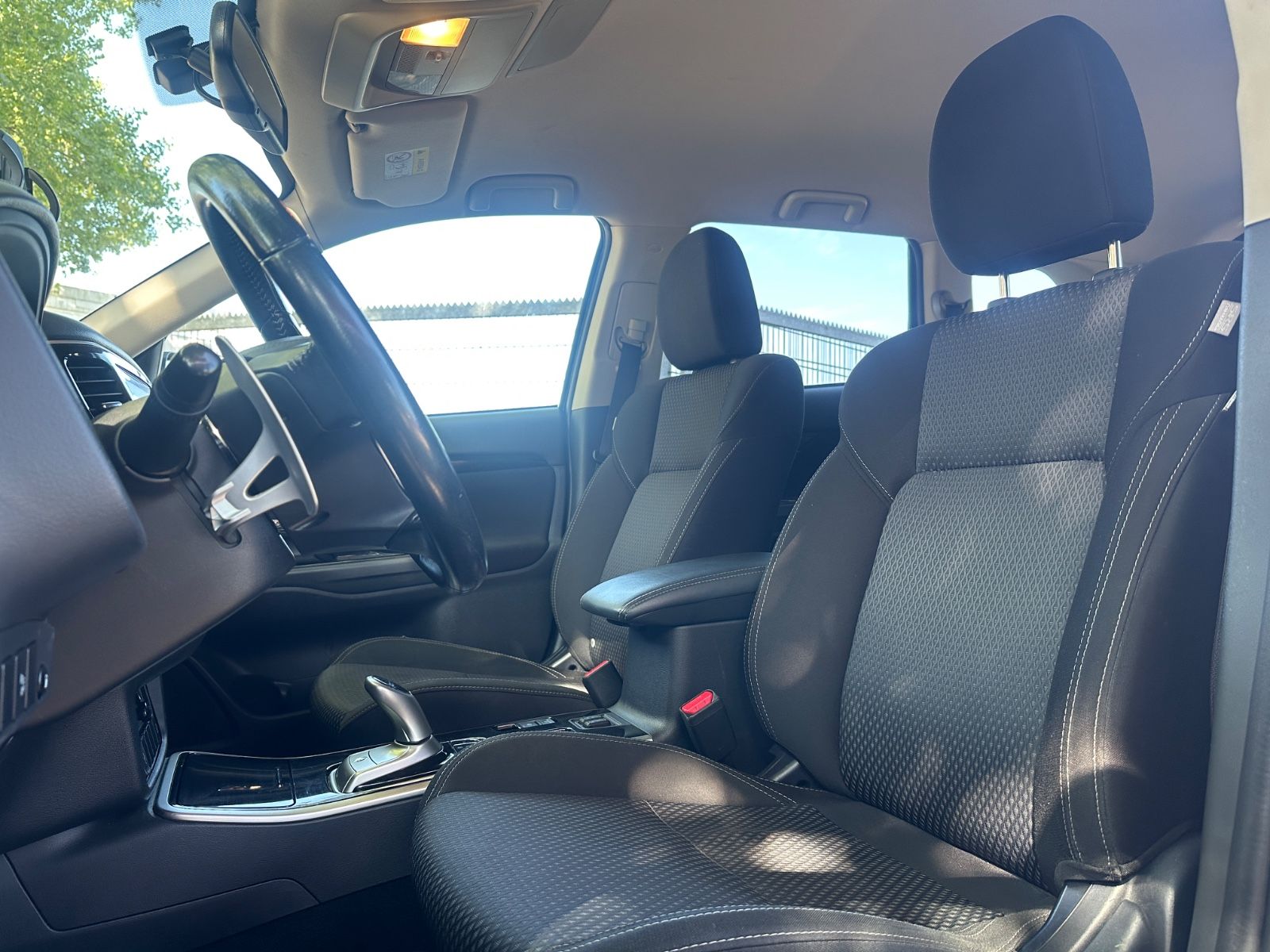 Fahrzeugabbildung Mitsubishi Outlander PHEV4WD*LED*TEMPO*CAM*PDC*SHZ