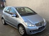 Mercedes-Benz A 170,Leder,Sitzheizung,Elek-Sitze,PDC,Klima - blaue Mercedes-Benz A 170