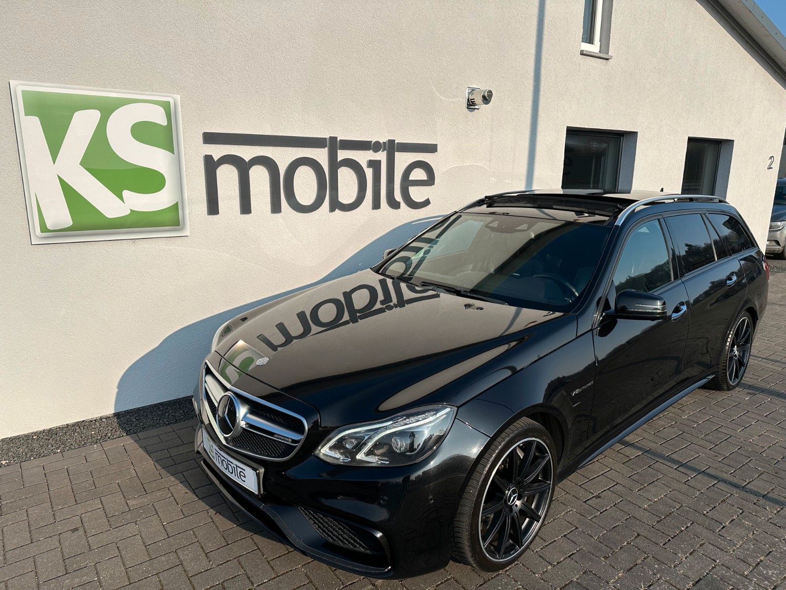 MERCEDES-BENZ E 63 AMG 4Matic PANO|SITZLÜFTUNG|H&amp;K|BLACK