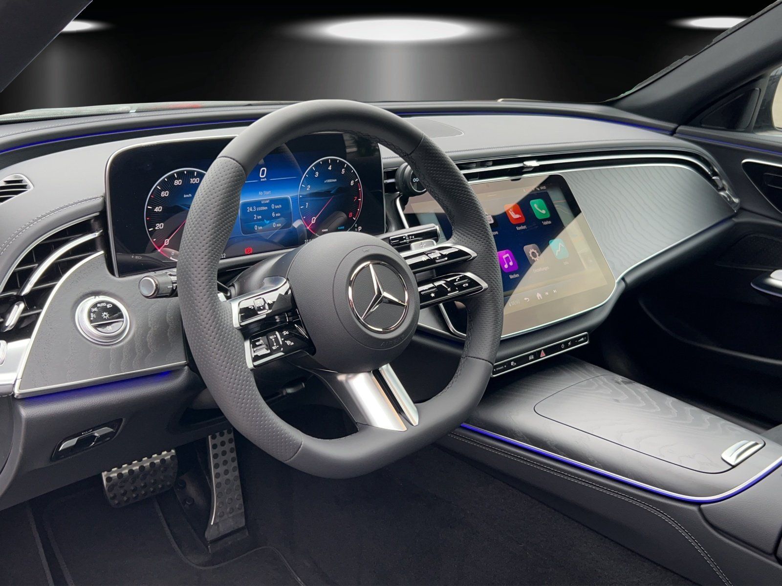 Fahrzeugabbildung Mercedes-Benz E 200 AMG Pano DISTRO Kamera NIGHT KeyGO 19"