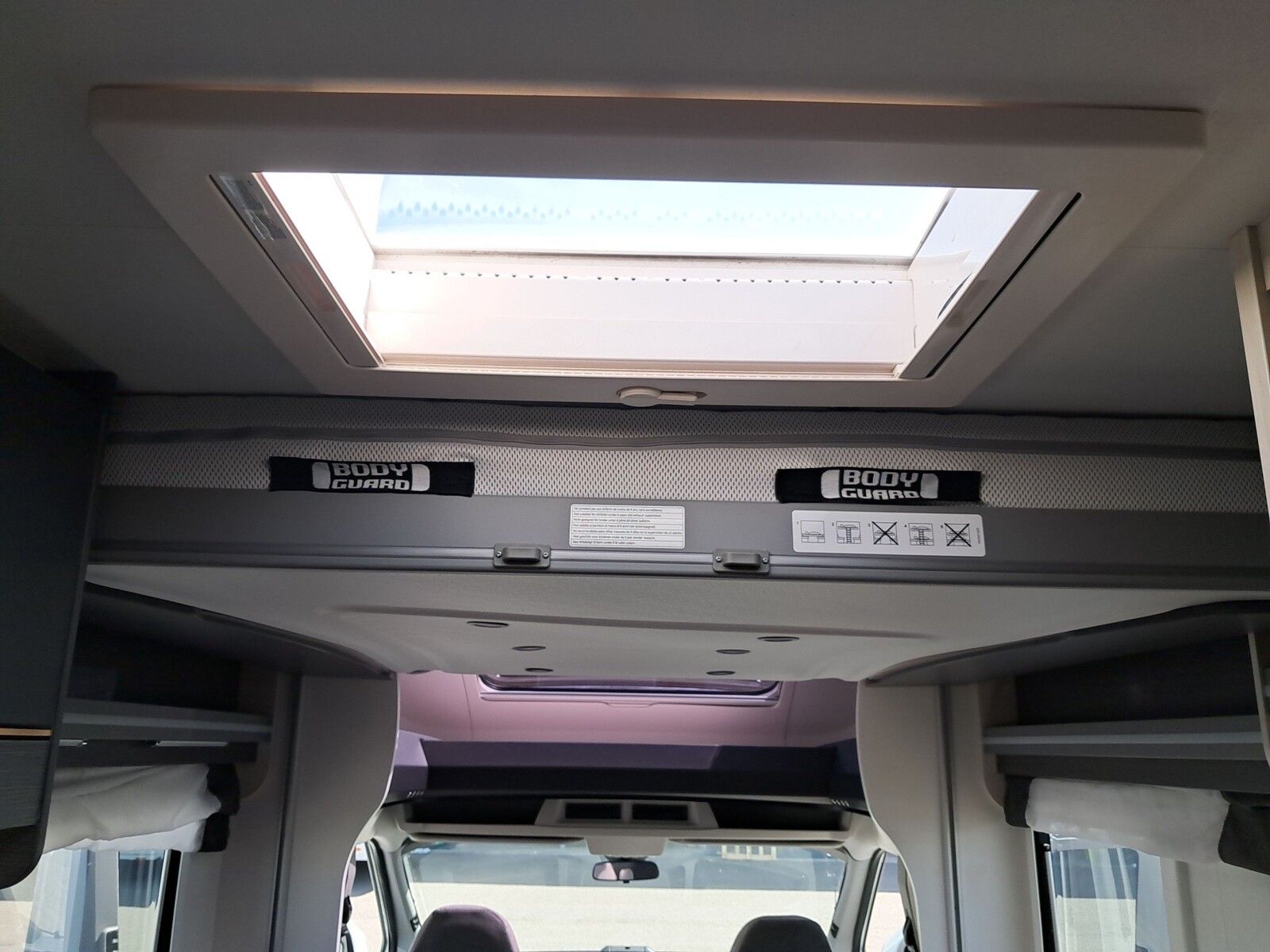 Fahrzeugabbildung Chausson Teilintegriert 720 Titanium Premium  Solar,RFK