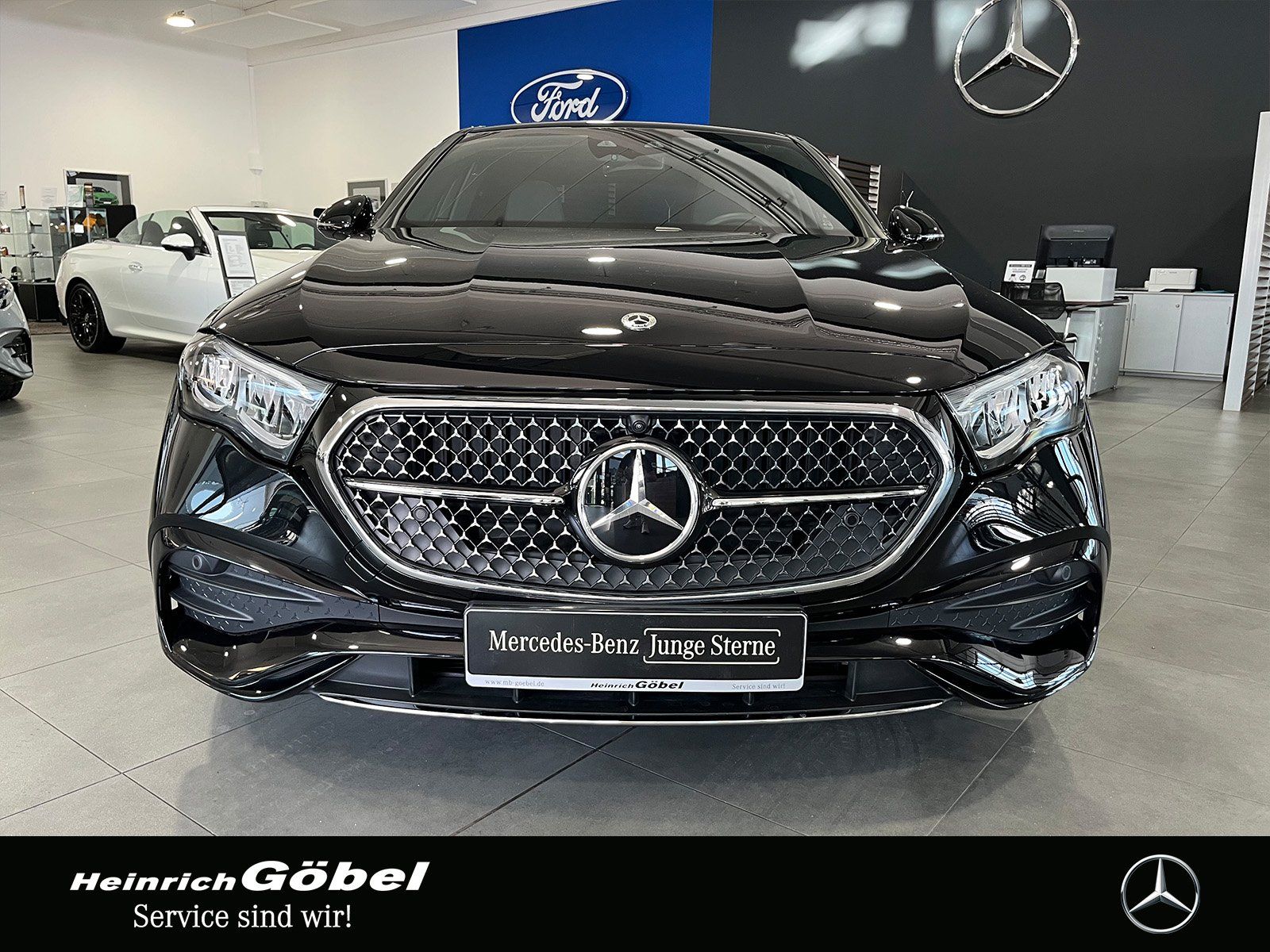 Fahrzeugabbildung Mercedes-Benz E 220 d AMG+PANO+FAHRASSIST+360°+WINTER+CARPLAY