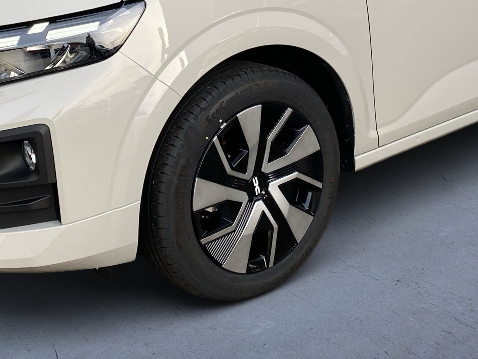 Fahrzeugabbildung Dacia Sandero Expression TCe 100 *KAMERA*NAVI*SITZHZG*