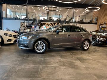 MYAUTOCENTER – Gebraucht- und Jahreswagen mit Werkstattservice in Pfaffenhofen Audi A3 Sportback attraction ultra*2. Hand*Navi*Xenon