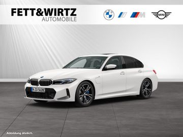 BMW Leasingangebot: BMW 330e xDrive M Sport|AHK|Glasdach|Head-Up