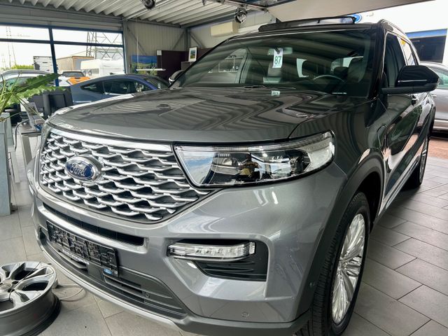 Ford Explorer Platinum Plug-in-Hybrid 4×4