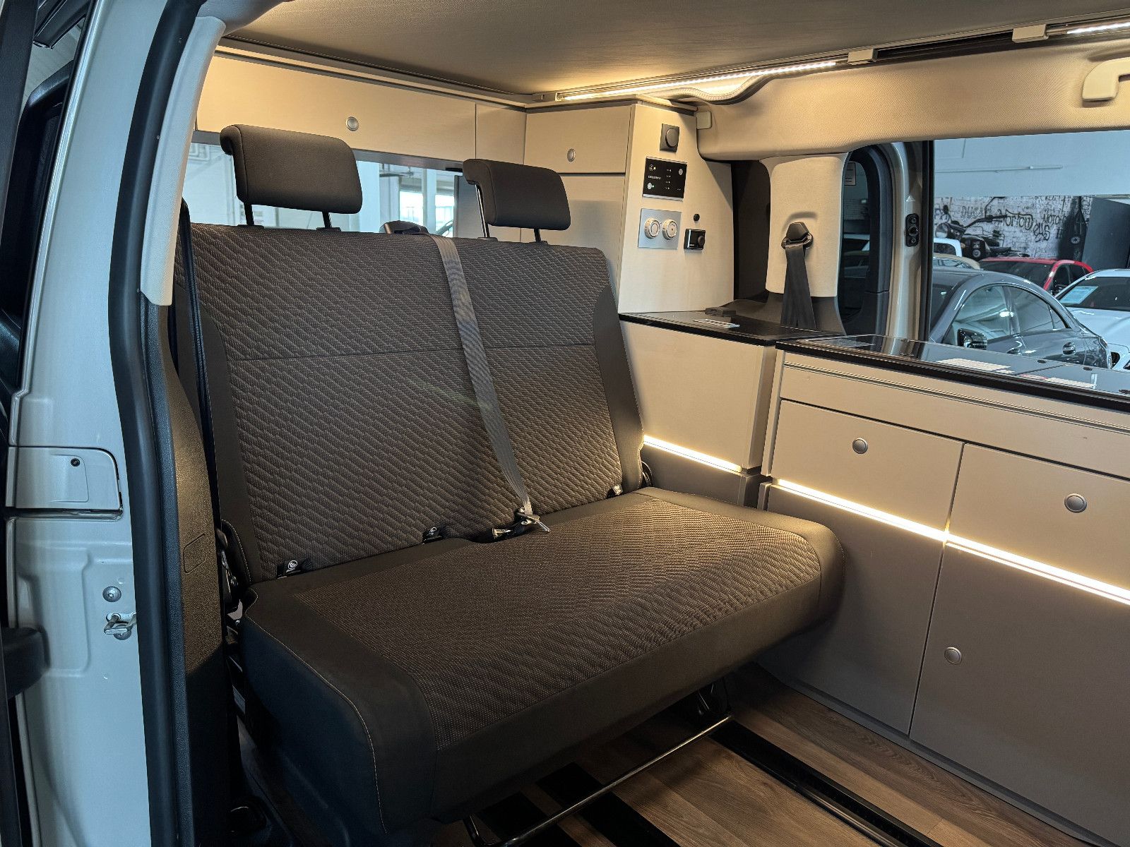Fahrzeugabbildung Toyota DETHLEFFS CROSSCAMP FLEX 7-SITZER AUFSTELLDACH