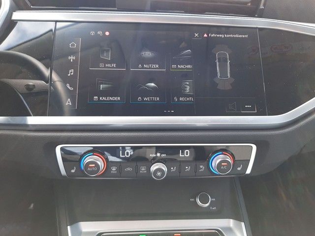 Fahrzeugabbildung Audi Q3 45TFSIe AHK Navi StdHz eleHeck Sportsitze 18"