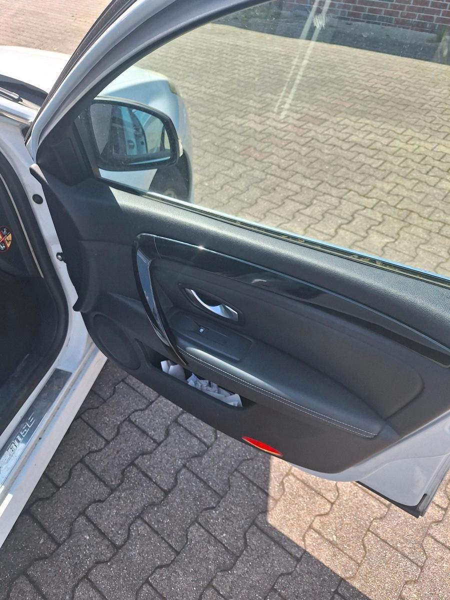 Renault Laguna 2012 — photo 7