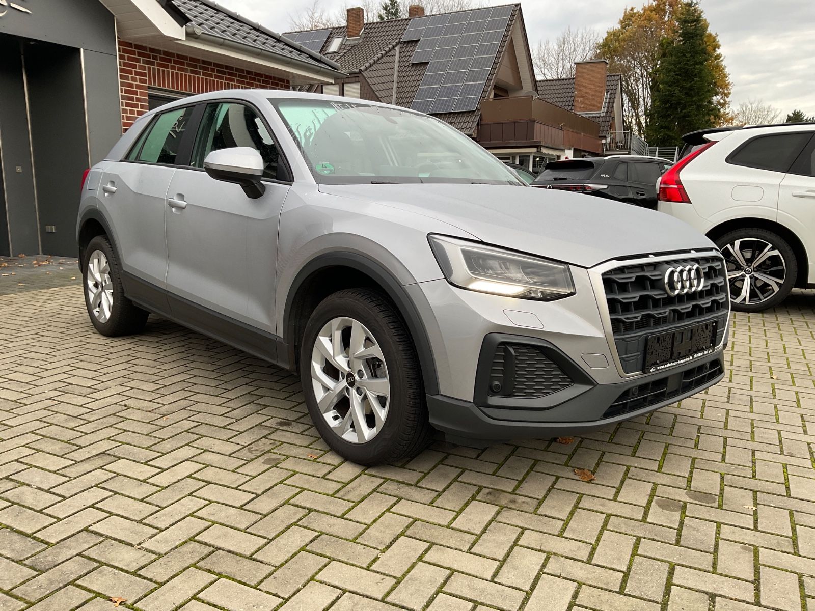 Fahrzeugabbildung Audi Q2 35 TFSI S tronic advanced,Kamera,Navi,LED