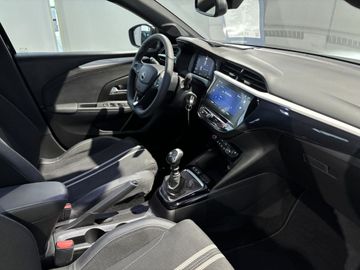 Fotografie 5 des Opel Corsa 1.2 Direct Injection Turbo GS