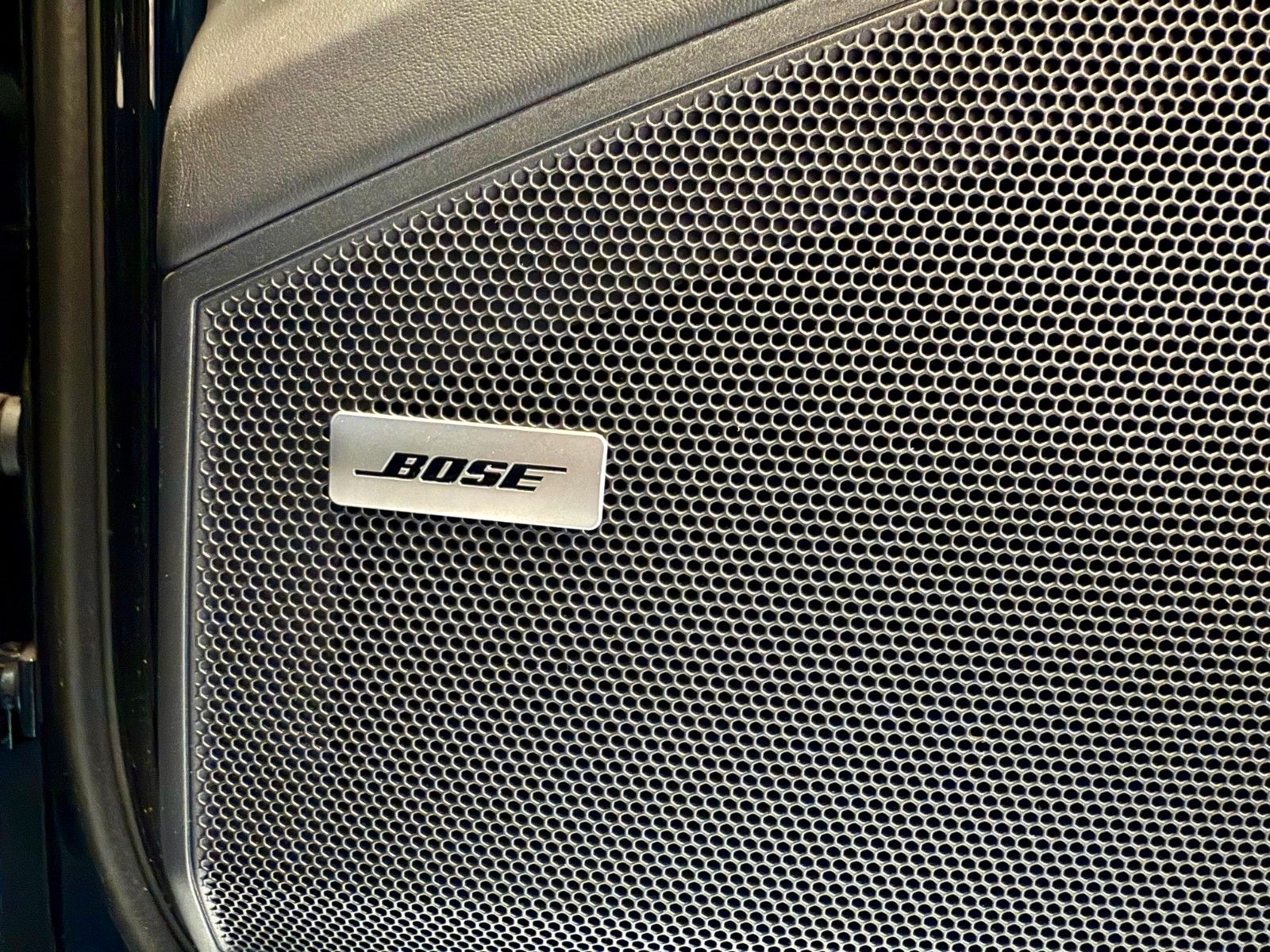 Fahrzeugabbildung Porsche Cayenne V6 Luftfederung/Panorama/HeadUP/BOSE