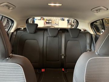 Ford Focus Lim. Titanium *Navi*AHK*LED*