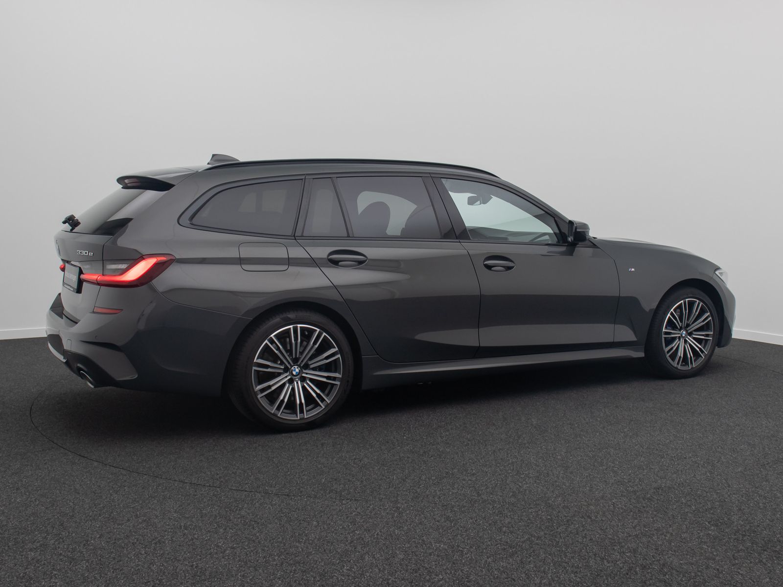 Fahrzeugabbildung BMW 330e M Sport DAB HiFi Komfort Individual 18Zoll