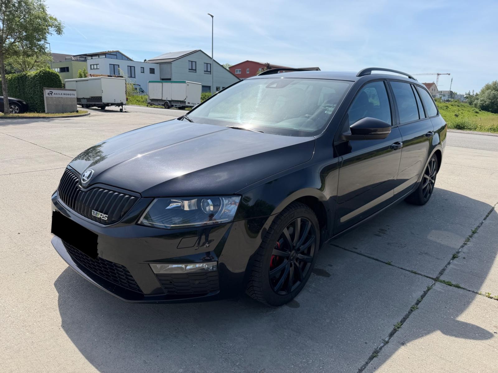 Skoda Octavia Combi RS Black Desing-Canton-Navi-Sport