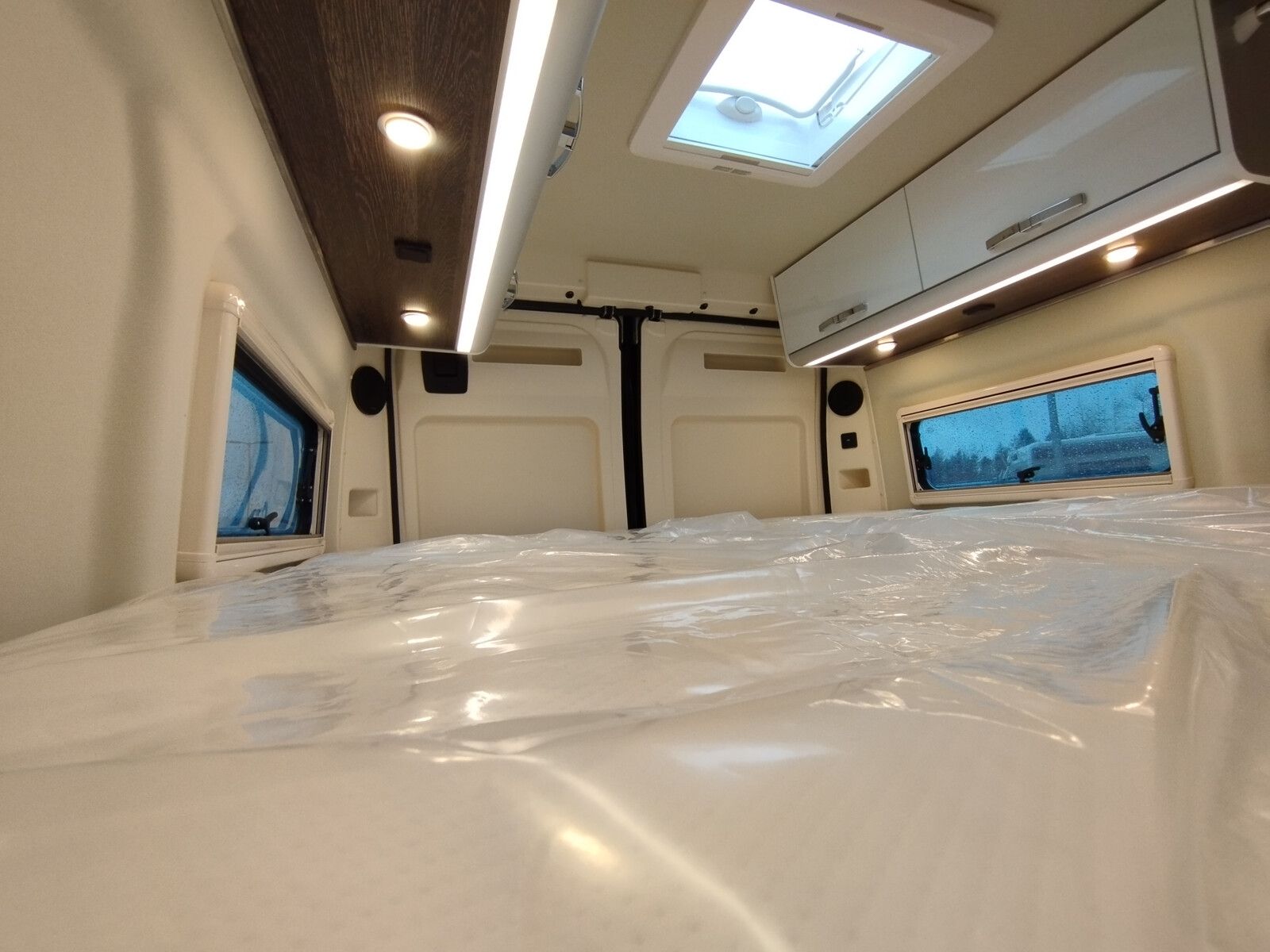 Fahrzeugabbildung Westfalia Columbus 641 E 180 PS 10795,- EUR Sondernachlass