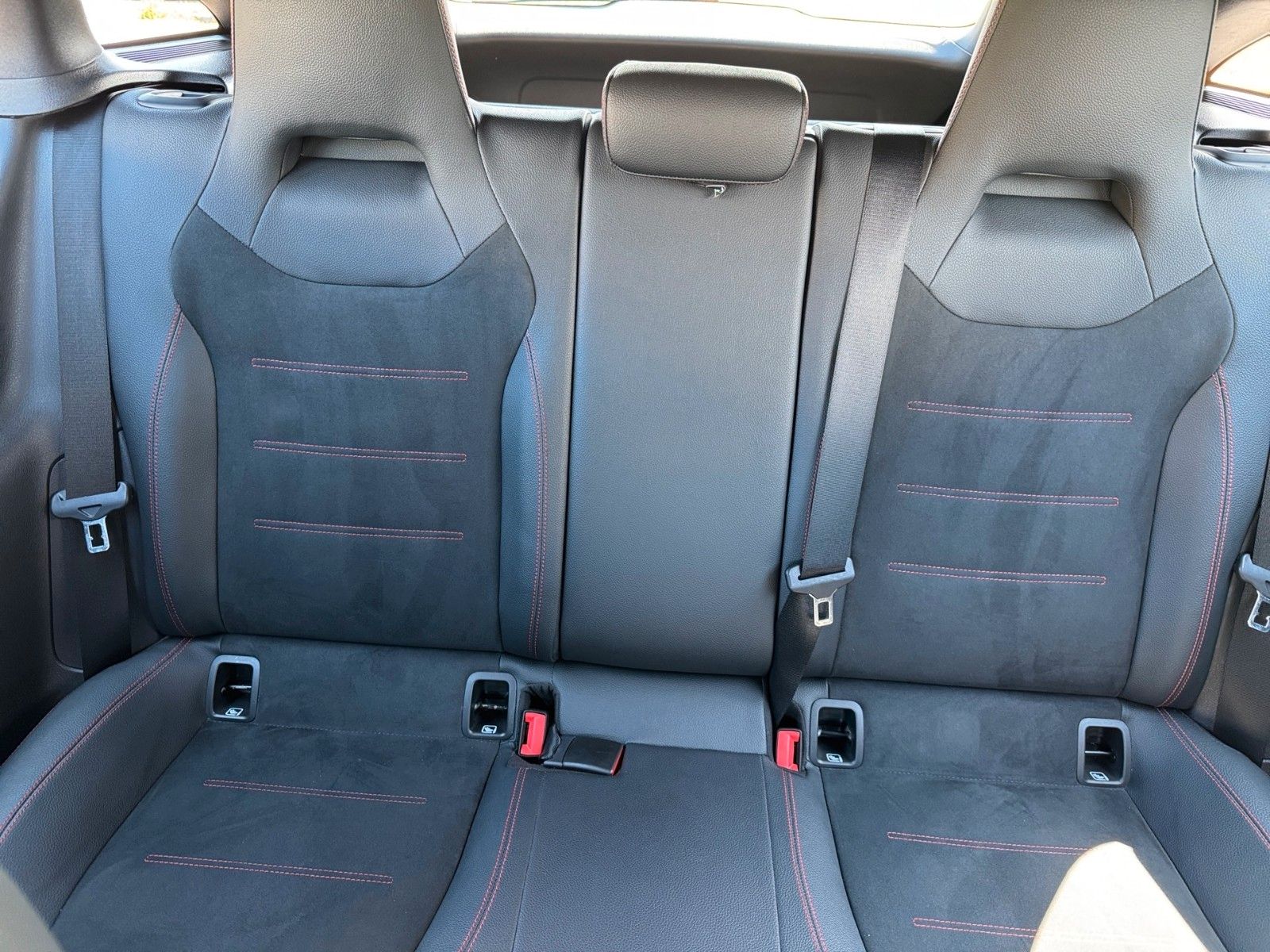 Fahrzeugabbildung Mercedes-Benz CLA250e Shooting Brake AMG Line