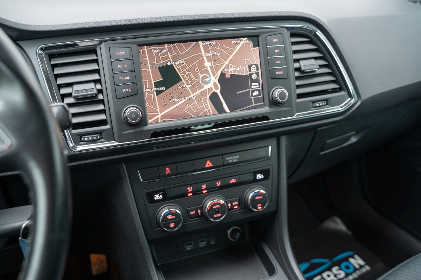 Fahrzeugabbildung SEAT ATECA STYLE 1.0 TSI LED 1.HD CARPLAY WENIG KM