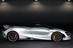 MCLAREN 750S - B&W Lift Elite Paint Carbon Interior 360°